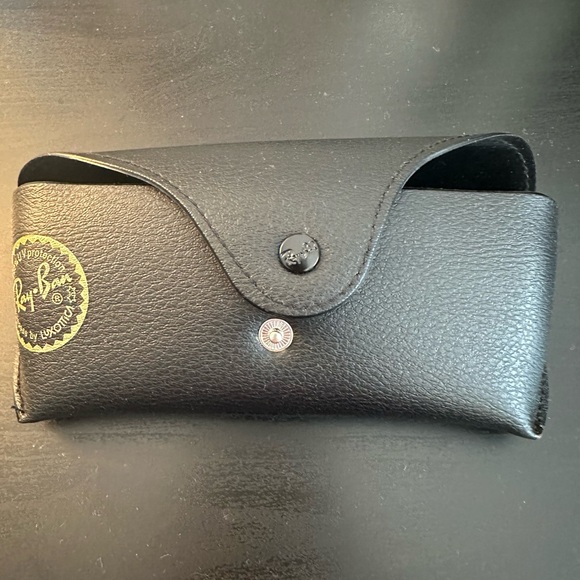 New Rayban Pouch - Picture 1 of 4